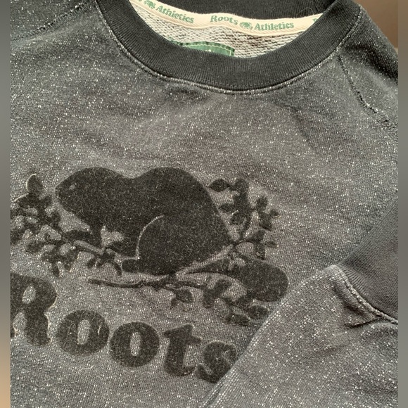 Roots Women’s black  sweatshirt - Picture 1 of 4